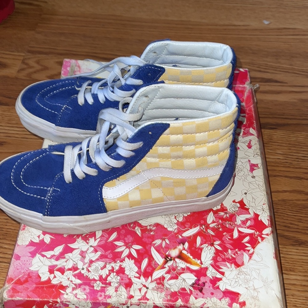 Vans - Picture 4 of 5